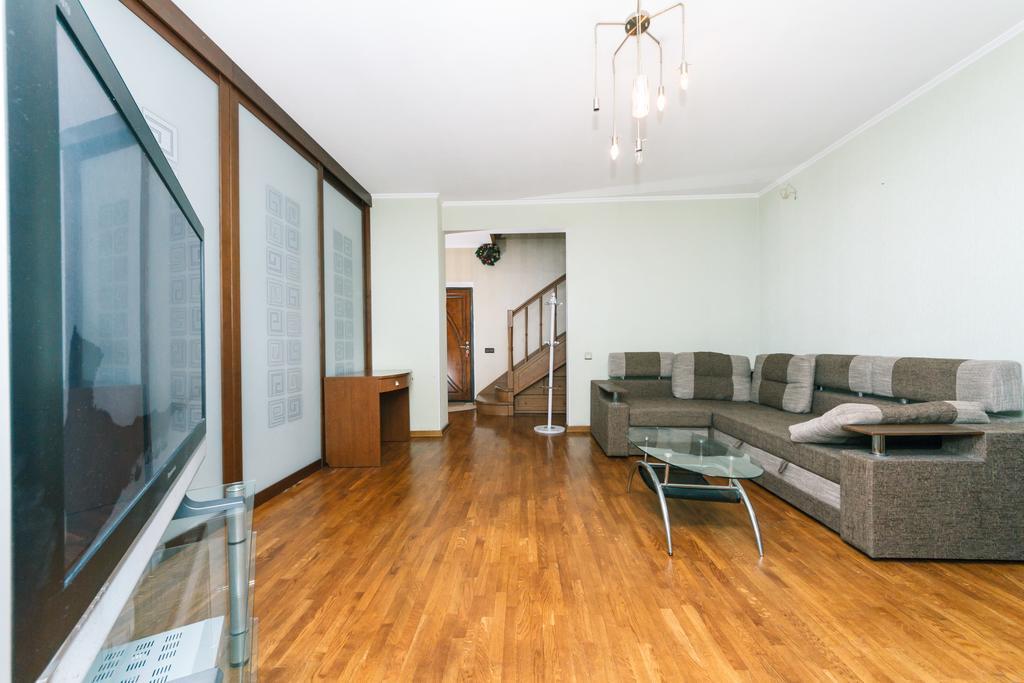 Two-Storey Apartment Near Iec Kyiv Exterior photo